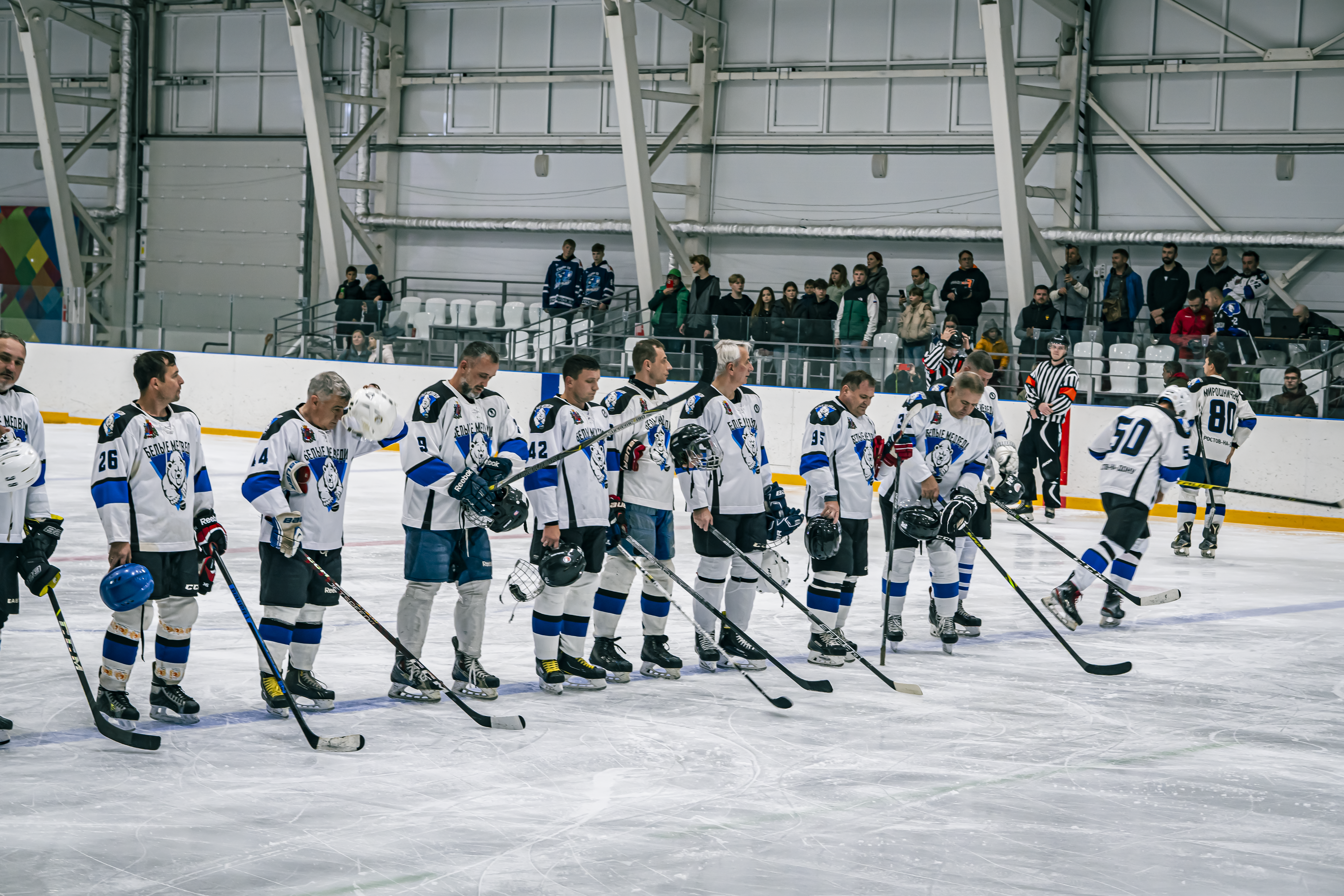 НХЛ, дивизион 40 + Белые медведи - Авангард 1 - 7